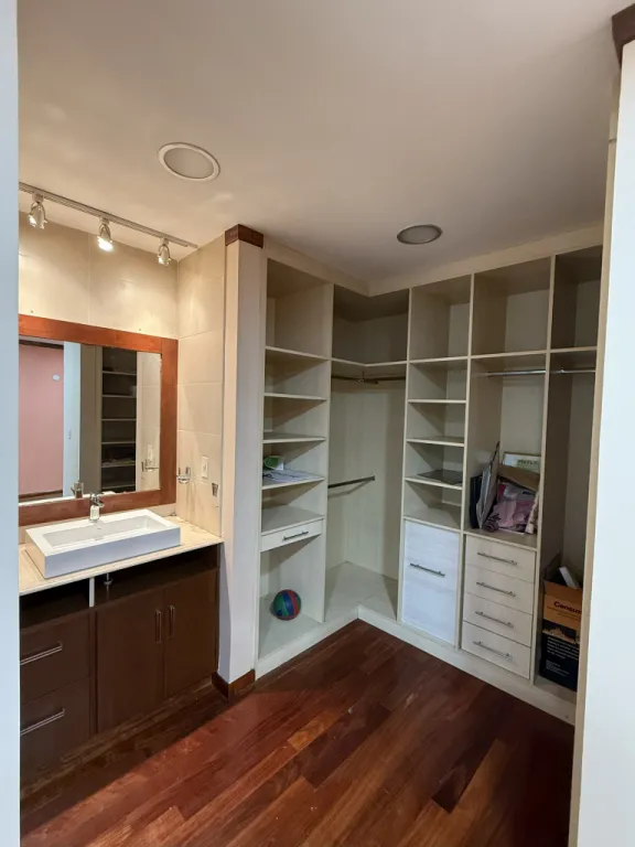 EN VENTA Exclusiva residencia a 1 cuadra de Avenida España — foto 3