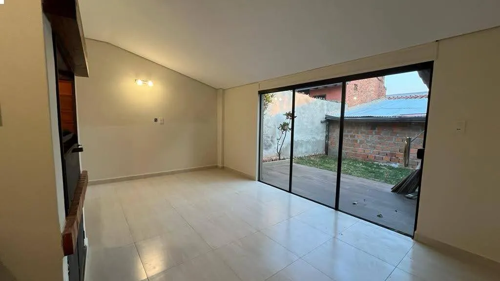 DISPONIBLE DESDE DICIEMBRE,ALQUILO CASA DE 2 DORMITORIOS BARRIO CIUDAD NUEVA A metros de — foto 2