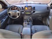 VENDO ESTA FLAMANTE TOYOTA HILUX FULL EQUIPO UNICO DUEÑO DIRECTO A TRANSFERIR AÑO 2013