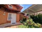 EN VENTA CASA EN BARRIO MBURUCUYA ASU 42169