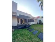 ALQUILO AMPLIA RESIDENCIA BARRIO RECOLETA PARA VIVIENDA U OFICINA