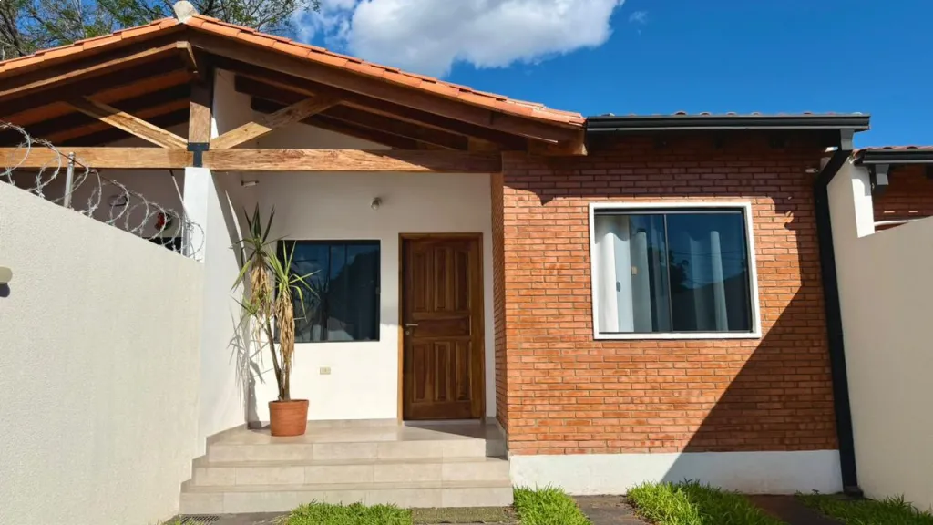 CHALET EN VENTA, BARRIO SOL DE AMERICA - VILLA ELISA — foto 2
