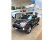 OFERTA HERMOSA HILUX AÑO 2009/10 IMPECABLE UNICO DUEÑO TÍTULO DE TOYOTOSHI MOTOR 2.5 AIRE