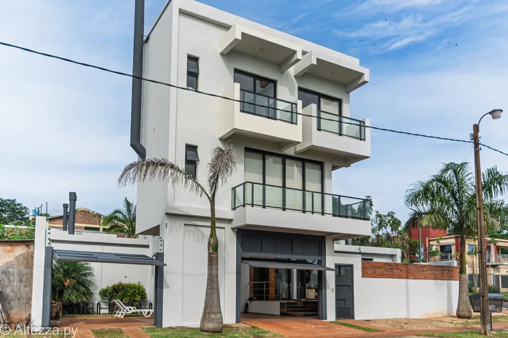 Vendo triplix con piscina en esquina en Encarnación: 3 habitaciones y 3 baños — foto 3