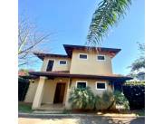 Casa en Fernando de la Mora, zona Norte