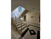 Alquilo Departamento de 3 dormitorios en segundo piso zona Colegio Gutemberg de Lambare