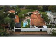 VENDO AMPLIA RESIDENCIA EN ASUNCIÓN BARRIO MCAL. ESTIGARRIBIA