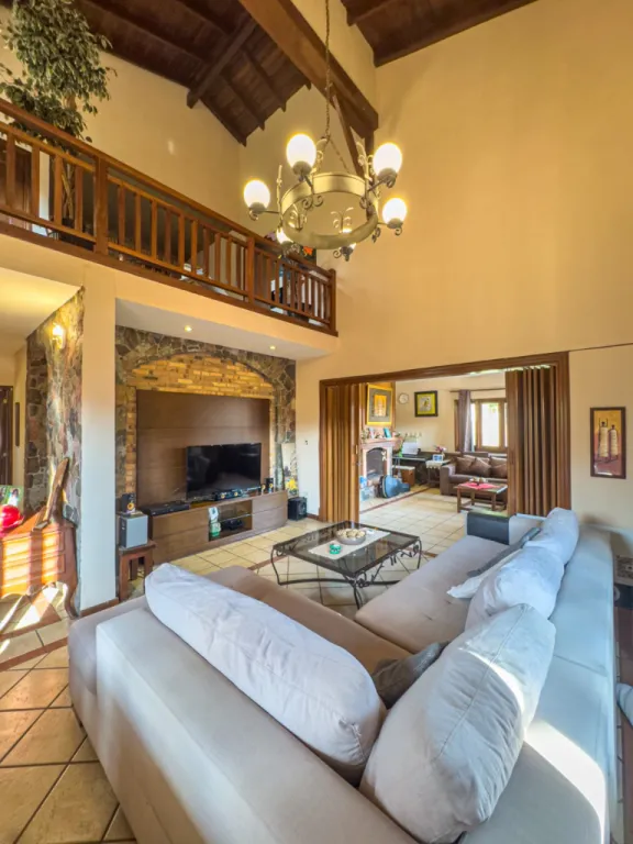 ¡RESIDECNCIA UNICA! EN EN ESQUINA 1620 M2 CASA EN FERNANDO DE LA MORA — foto 3