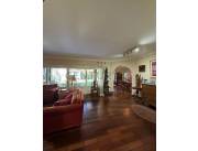 Vendo Casa en Condominio - en Bella Vista, Asunción.