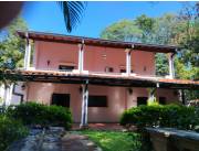 VENDO CASA ESTILO COLONIAL EN AREGUA