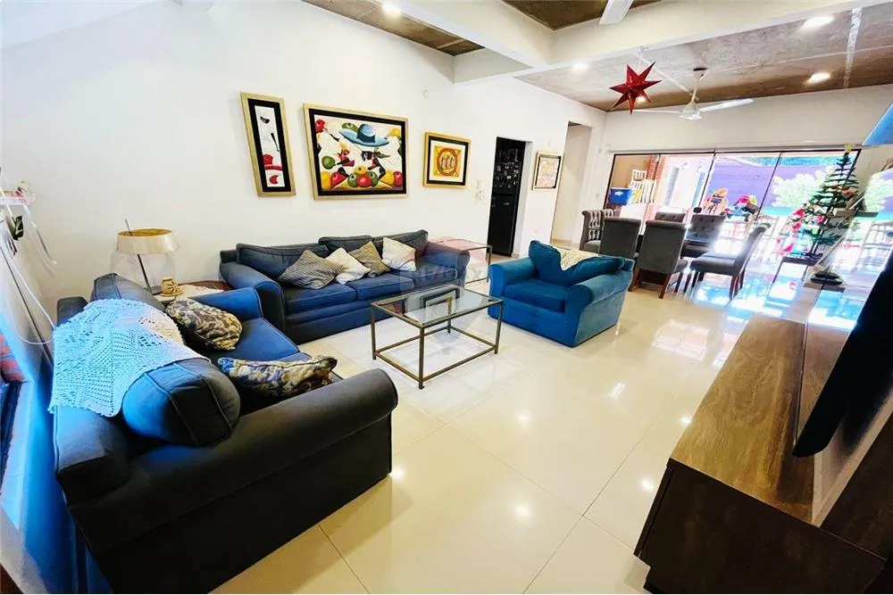 VENDO AMPLIA CASA EN LAMBARE — foto 3