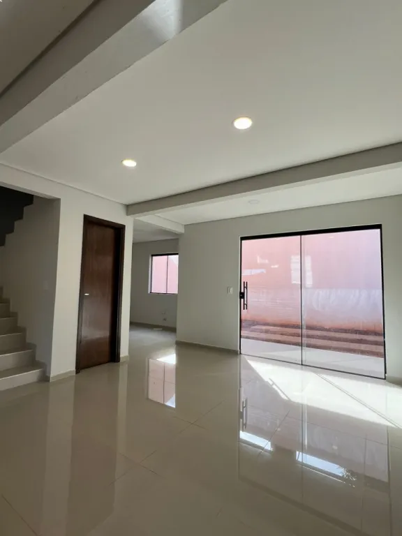 VENDO DUPLEX EN ESQUINA A ESTRENAR EN BO SAN ISIDRO - LAMBARÉ — foto 2