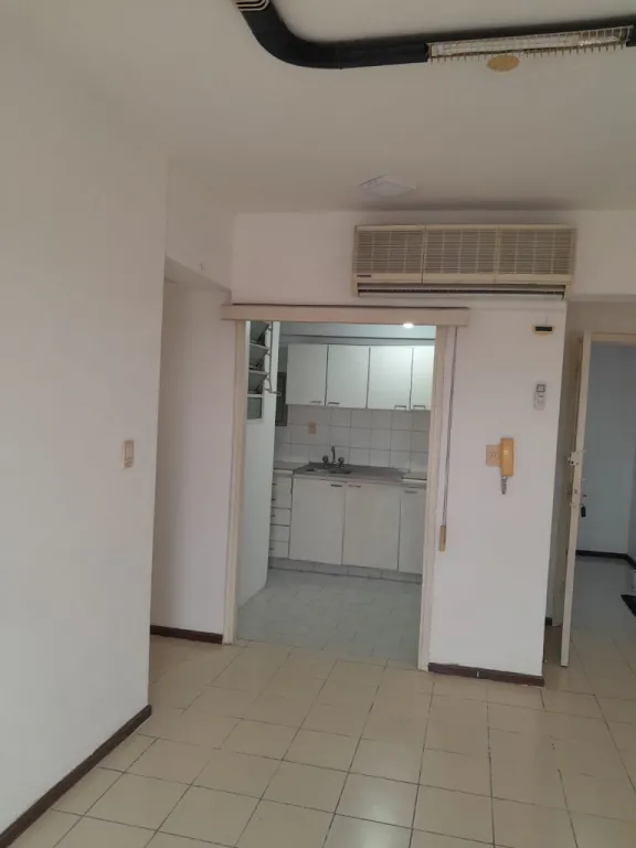 ALQUILO DEPARTAMENTO CÉNTRICO (COCHERA + EXPENSAS INCLUIDAS) — foto 3