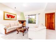 EN VENTA CASA EN EXCELENTE ESTADO - ZONA YACHT