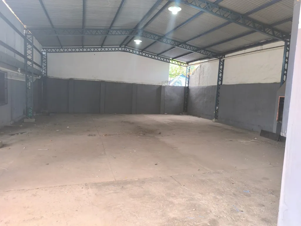 AMPLÍA PROPIEDAD COMERCIAL EN SAN LORENZO — foto 2