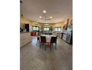 Residencia Amplia en Mariano Roque Alonso