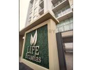 En venta departamento amoblado de 2 habitaciones Edificio Life Bruselas – Ycuá Satí