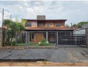 VENDO CASA EN SAN LORENZO ZONA SHOPPING PINEDO BARRIO VILLA AMELIA 4 DORMITORIOS