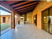 ALQUILO O VENDO CASA REFACCIONADA EN EL BARRIO MBURUCUYA