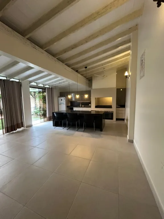En venta residencia de 3 dormitorios en Barrio Mburucuyá - Asunción — foto 2