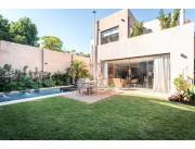 En venta residencia de lujo de 3 dormitorios en el barrio Virgen del Huerto - Asunción