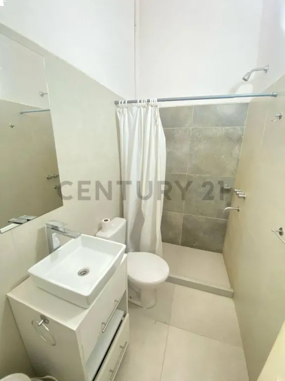 VENDO CASA EN BARRIO LAS MERCEDES — Foto 3