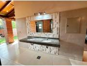 En venta casa quinta en Lambare zona Yacht