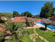 VENDO AMPLIA RESIDENCIA EN EL BARRIO MCAL. ESTIGARRIBIA