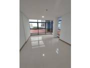 Alquilo oficina en edificio corporativo a pasos del Shopping del Sol - 40m2