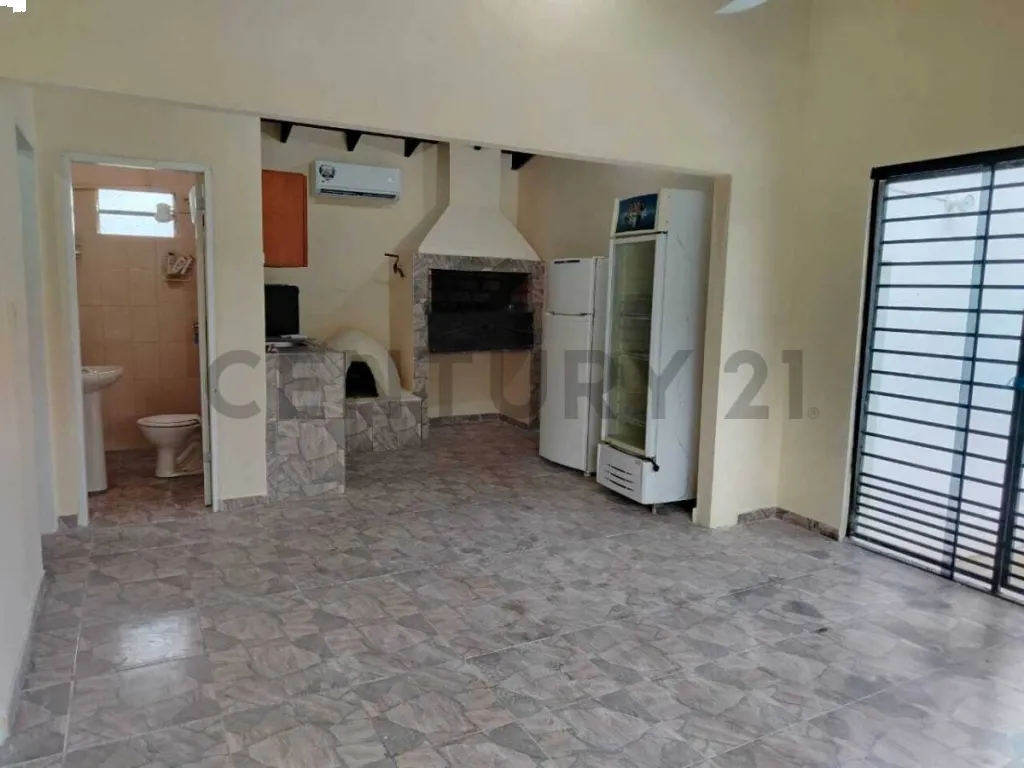 VENDO HERMOSA QUINTA CON PISCINA EN ITAUGUÁ — foto 2