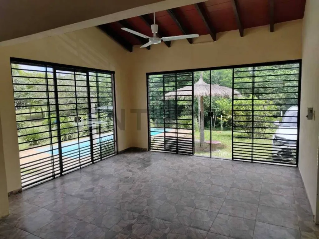 VENDO HERMOSA QUINTA CON PISCINA EN ITAUGUÁ — foto 3