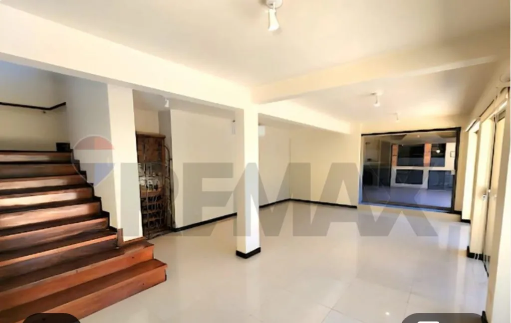 VENDO CASA PREMIUN 3 NIVELES 6 HAB.EN BO.CERRADO LAS COLINAS LAMBARE — foto 2