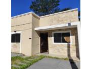 ALQUILER CASA DE 3 DORMITORIOS CON PISCINA EN BARRIO CERRADO LUQUE