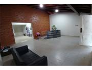 En Venta Amplia Casa en Esquina.Las Lomas