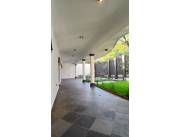 ALQUILO AMPLIA CASA DE 5 DORMITORIOS EN MANORA