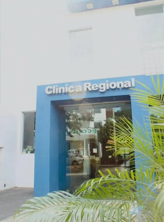 VENDO EDIFICIO COMERCIAL OFICINAS DE 3 NIVELES EN MICROCENTRO SAN LORENZO — Foto 2