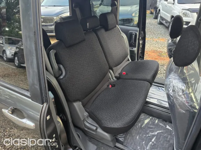 Toyota Sienta 2011 — foto 5