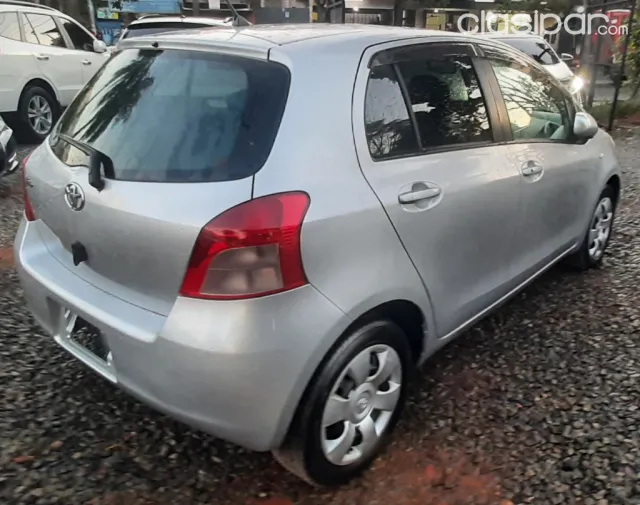 Toyota Vitz 2005 — foto 3