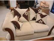 Sofa de 2 cuerpos con almohadones