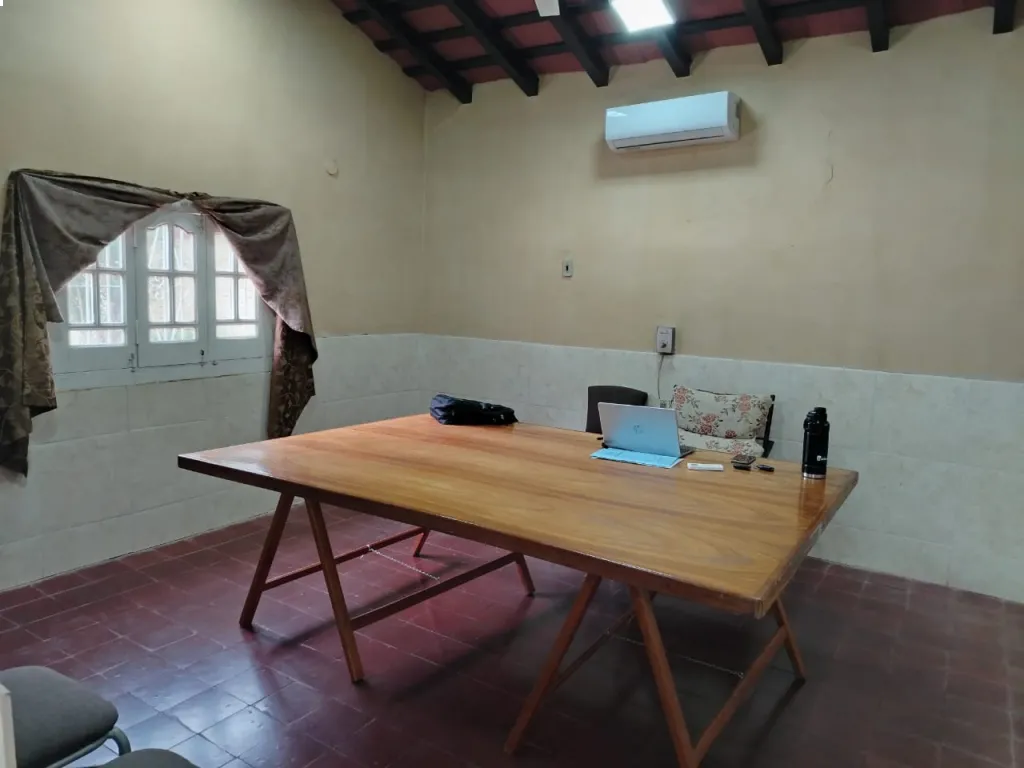 VENDO CASA CON PATIO EN ASUNCIÓN - B° SAN VICENTE, EXC. UBICACIÓN — foto 2