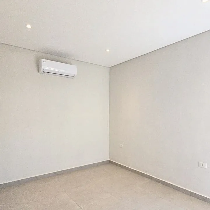 Vendo duplex de 3 dormitorios en Luque — foto 2