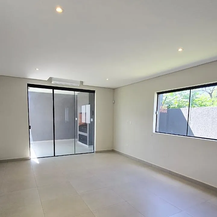 Vendo duplex de 3 dormitorios en Luque — foto 3