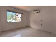 ALQUILO CASA EN LAMBARE 📌Ubicado en la calle Mbaracayu de la Ciudad de Lambaré