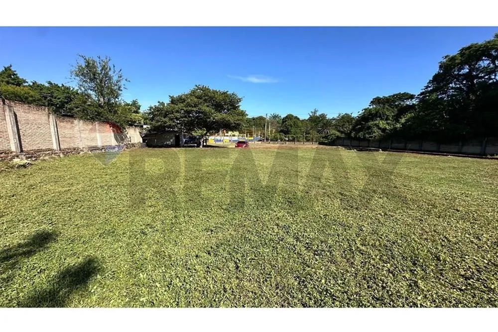 VENDO AMPLIO TERRENO EN ESQUINA — foto 3