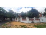 VENDO CASA ANTIGUA A RESTAURAR EN BARRIO SAJONIA