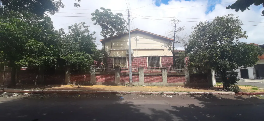 VENDO CASA ANTIGUA A RESTAURAR EN BARRIO SAJONIA — foto 3