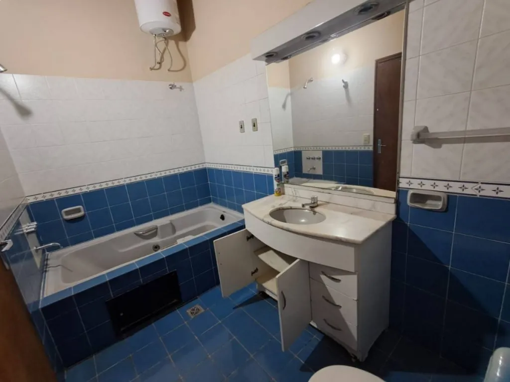 Casa en esquina en venta en planta baja, Fernando de la Mora Norte — Foto 3
