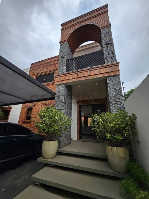 RESIDENCIA DE LUJO EN ALQUILER - BARRIO HERRERA — Foto 2