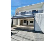 HERMOSA Y MODERNA CASA EN VENTA EN CAPIATA