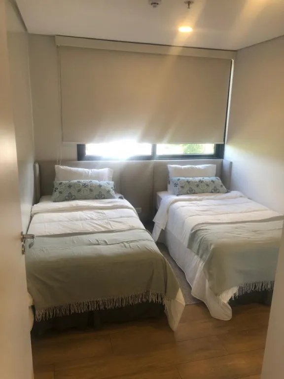 ALQUILO HERMOSO DEPARTAMENTO AMOBLADO DE 2 DORMITORIOS COD 6071 📍Ykua Sati — foto 3